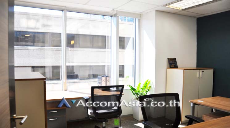 10  Office Space For Rent in Ploenchit ,Bangkok BTS Ploenchit at Q House Ploenchit Service Office AA10292